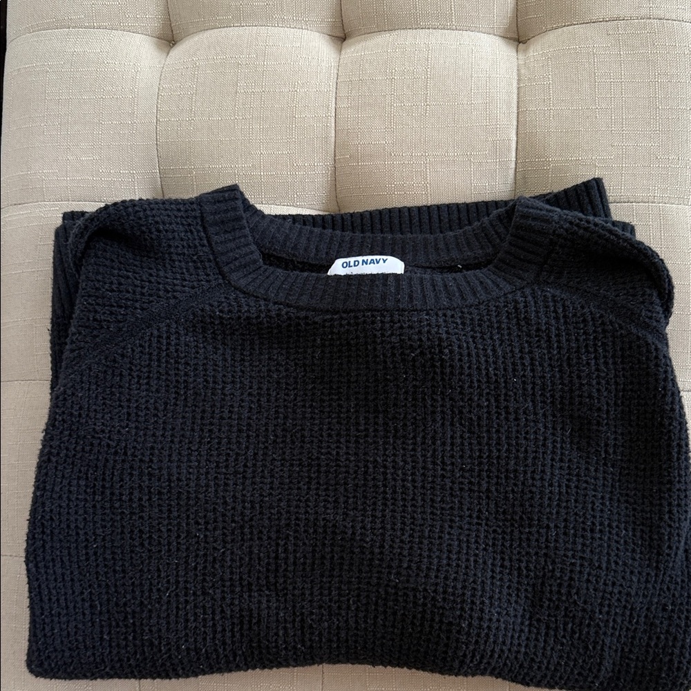 Old Navy Women’s Crewneck Sweater in Black